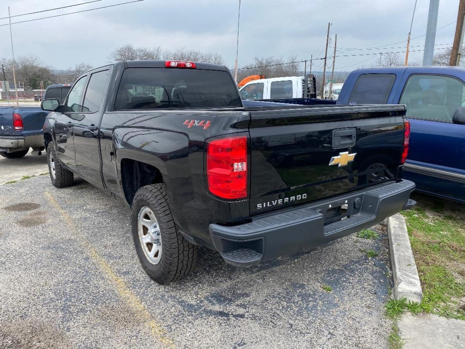 2018 Black Chevrolet Silverado 1500 LS Crew Cab Long Box 4WD (3GCUKNEC6JG) with an 5.3L V8 OHV 16V engine, 6A transmission, located at 1687 Business 35 S, New Braunfels, TX, 78130, (830) 625-7159, 29.655487, -98.051491 - Photo #2